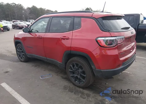 2025 Jeep Compass Latitude 4X4 z USA, uszkodzony, nr VIN 3C4NJDBN7ST607358